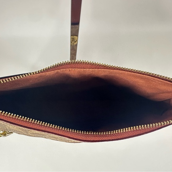 Pre-Owned Women’s Coach Chaise Signature Canvas Sling Contrast Trim Leather Bag - Picture 12 of 14